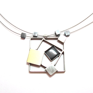 Square Gray Catsite Crono Design Wire Necklace